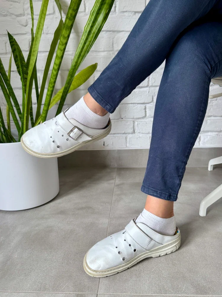 Obuwie medyczne Paps Medic na nodze